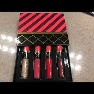 MAC Lip gloss set